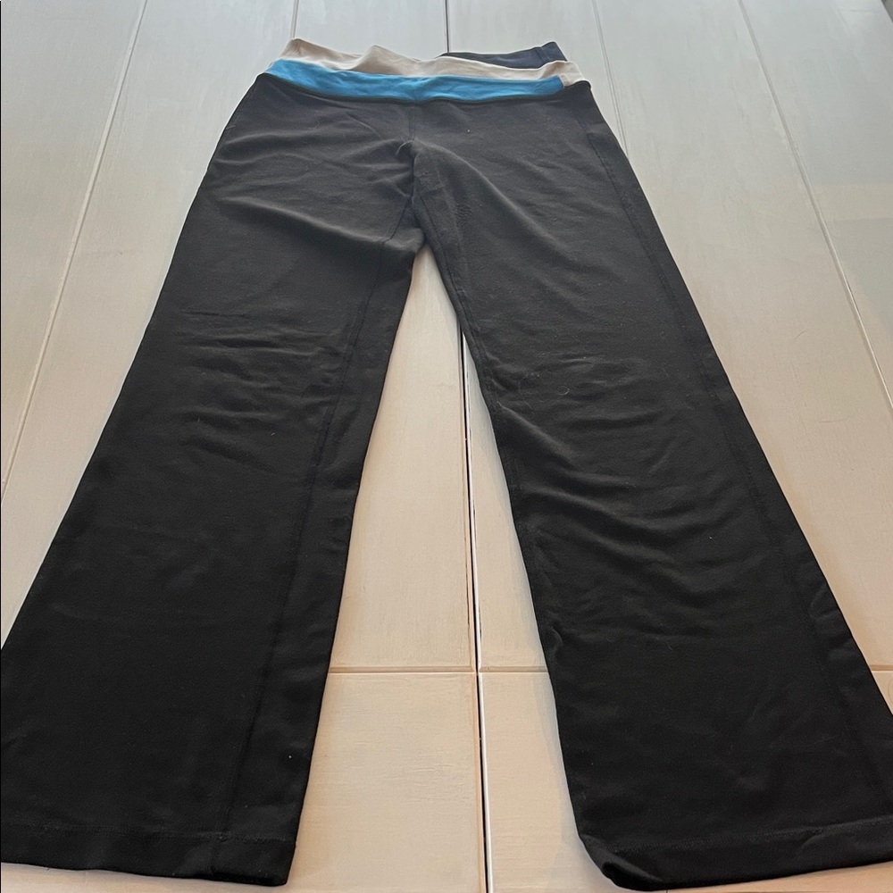 Lululemon/Straight leg leggings/2/black/great condition